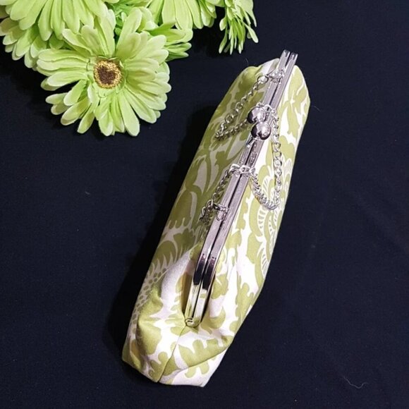 Evening Bag with 70s Style Apple Green Flowers, MOT DOT Textiles, Kiss Lock - Picture 4 of 8